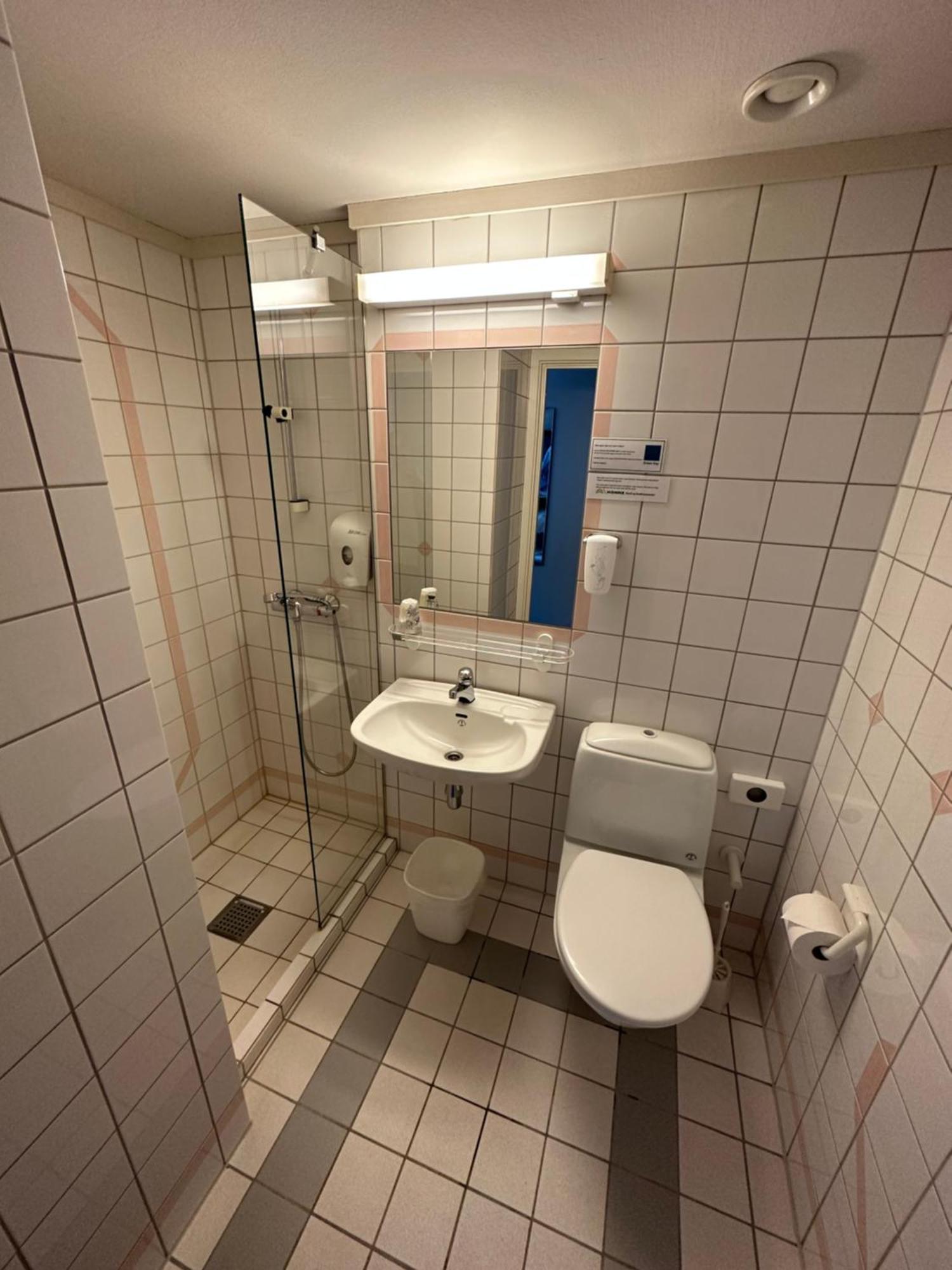Honne Hotell Biri Quarto foto